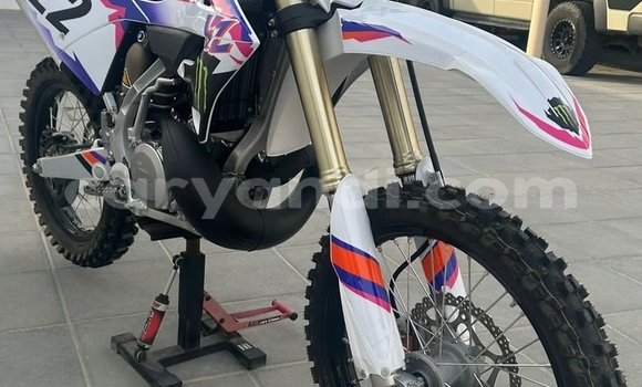 Buy Used Yamaha YZ White Bike in Lusaka in Zambia