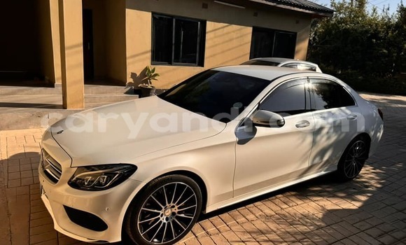 Acheter Occasion Voiture Mercedes‒Benz C–Class Blanc à Choma, Du sud Acheter Occasion Voiture Mercedes‒Benz C–Class Blanc à Choma, Du sud