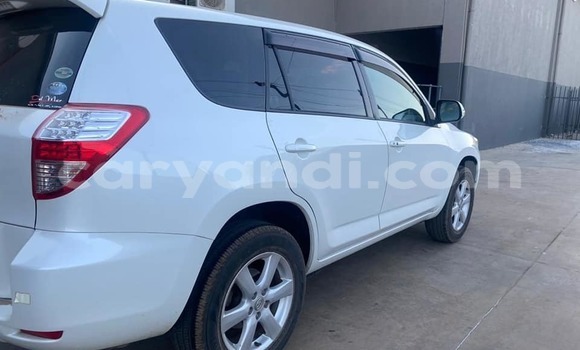 Acheter Occasion Voiture Toyota Vanguard Blanc à Lusaka, Zambie Acheter Occasion Voiture Toyota Vanguard Blanc à Lusaka, Zambie