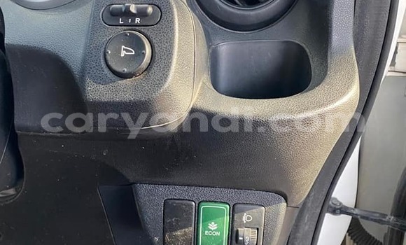 Acheter Occasion Voiture Honda FIT Blanc à Chipata, Zambie Acheter Occasion Voiture Honda FIT Blanc à Chipata, Zambie