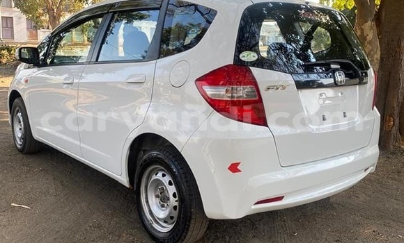 Acheter Occasion Voiture Honda FIT Blanc à Chipata, Zambie Acheter Occasion Voiture Honda FIT Blanc à Chipata, Zambie