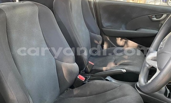 Acheter Occasion Voiture Honda FIT Blanc à Chipata, Zambie Acheter Occasion Voiture Honda FIT Blanc à Chipata, Zambie