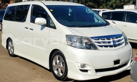 Tenga Tsaru Toyota Alphard Chena Mota in Chipata in Zambia