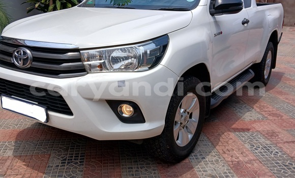 Buy Used Toyota Hilux White Car in Chingola in Zambia Buy Used Toyota Hilux White Car in Chingola in Zambia