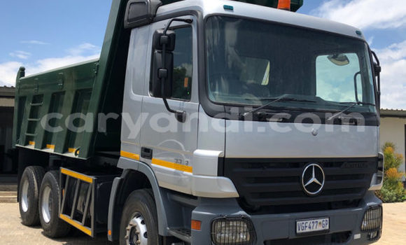 Buy Used Mercedes–Benz Tipper Green Truck in Lusaka in Zambia Buy Used Mercedes–Benz Tipper Green Truck in Lusaka in Zambia
