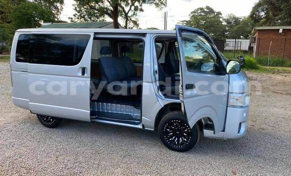 Tenga Tsaru Toyota Hiace Sirivha Mota in Lusaka in Zambia Tenga Tsaru Toyota Hiace Sirivha Mota in Lusaka in Zambia