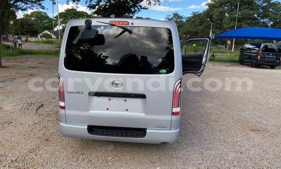 Tenga Tsaru Toyota Hiace Sirivha Mota in Lusaka in Zambia Tenga Tsaru Toyota Hiace Sirivha Mota in Lusaka in Zambia