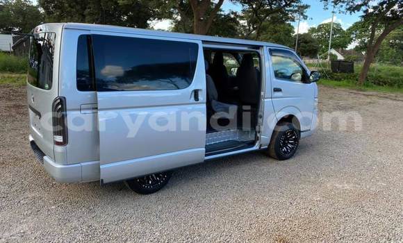 Tenga Tsaru Toyota Hiace Sirivha Mota in Lusaka in Zambia Tenga Tsaru Toyota Hiace Sirivha Mota in Lusaka in Zambia