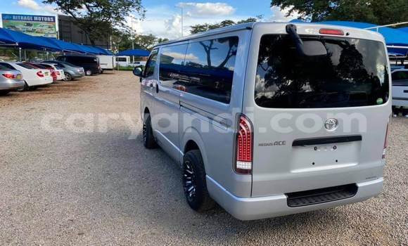 Tenga Tsaru Toyota Hiace Sirivha Mota in Lusaka in Zambia Tenga Tsaru Toyota Hiace Sirivha Mota in Lusaka in Zambia