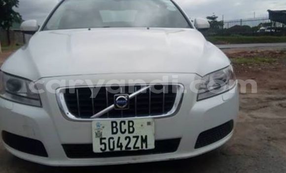 Acheter Occasion Voiture Volvo V70 Blanc à Kitwe, Zambie Acheter Occasion Voiture Volvo V70 Blanc à Kitwe, Zambie