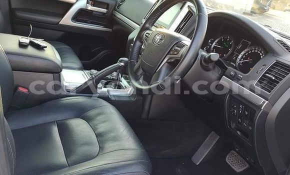 Acheter Occasion Voiture Toyota Land Cruiser Blanc à Lusaka, Zambie