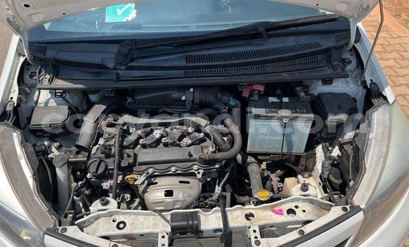 Buy Used Toyota Vitz White Car in Chilanga in Lusaka Buy Used Toyota Vitz White Car in Chilanga in Lusaka