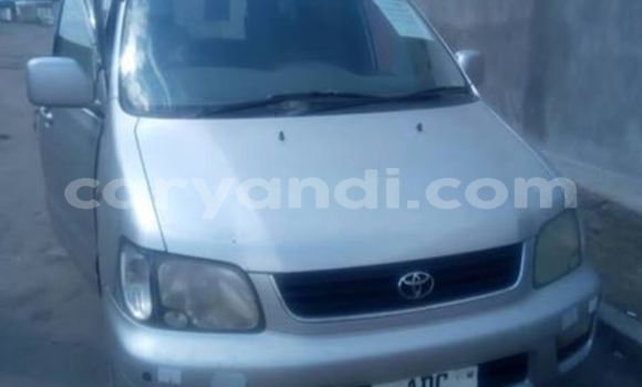 Acheter Occasion Voiture Toyota Noah Gris à Kitwe, Zambie Acheter Occasion Voiture Toyota Noah Gris à Kitwe, Zambie