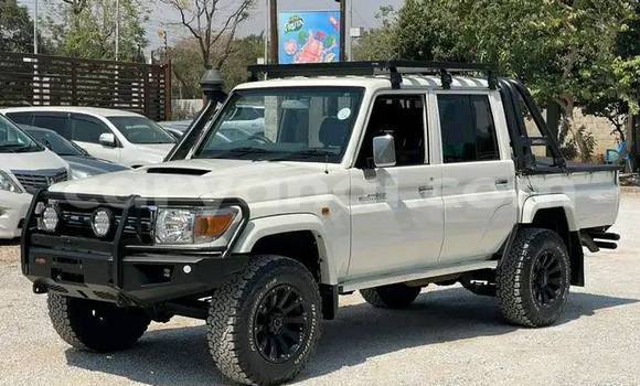 Acheter Occasion Voiture Toyota Land Cruiser Blanc à Chipata, Zambie Acheter Occasion Voiture Toyota Land Cruiser Blanc à Chipata, Zambie