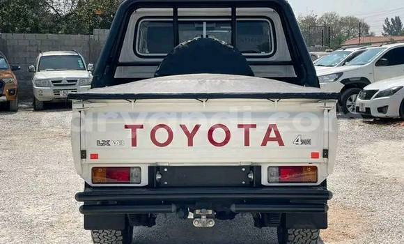 Acheter Occasion Voiture Toyota Land Cruiser Blanc à Chipata, Zambie Acheter Occasion Voiture Toyota Land Cruiser Blanc à Chipata, Zambie
