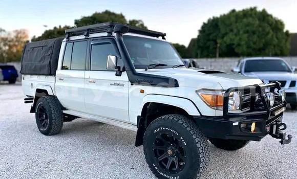 Acheter Occasion Voiture Toyota Land Cruiser Blanc à Chinsali, Nord Acheter Occasion Voiture Toyota Land Cruiser Blanc à Chinsali, Nord