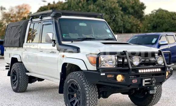 Acheter Occasion Voiture Toyota Land Cruiser Blanc à Chinsali, Nord Acheter Occasion Voiture Toyota Land Cruiser Blanc à Chinsali, Nord