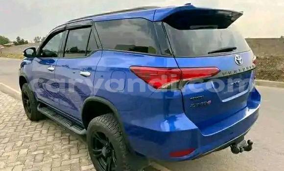 Acheter Occasion Voiture Toyota Fortuner Bleu à Chipata, Zambie Acheter Occasion Voiture Toyota Fortuner Bleu à Chipata, Zambie