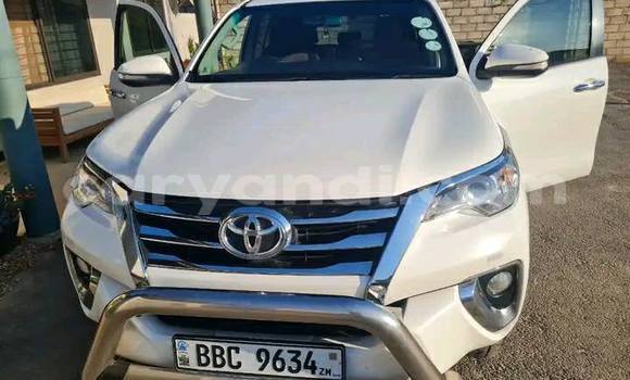 Buy Used Toyota Fortuner White Car in Chipata in Zambia