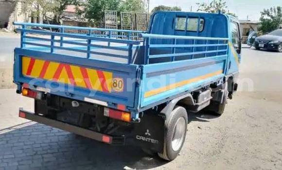 Acheter Occasion Utilitaire Mitsubishi Canter Bleu à Chipata, Zambie Acheter Occasion Utilitaire Mitsubishi Canter Bleu à Chipata, Zambie