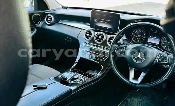 Acheter Occasion Voiture Mercedes‒Benz C–Class Blanc à Choma, Du sud Acheter Occasion Voiture Mercedes‒Benz C–Class Blanc à Choma, Du sud