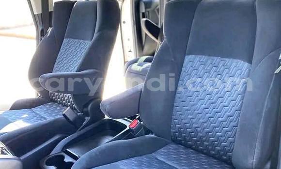 Acheter Occasion Voiture Toyota Alphard Blanc à Chinsali, Nord Acheter Occasion Voiture Toyota Alphard Blanc à Chinsali, Nord