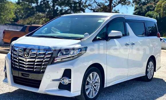 Acheter Occasion Voiture Toyota Alphard Blanc à Chinsali, Nord Acheter Occasion Voiture Toyota Alphard Blanc à Chinsali, Nord