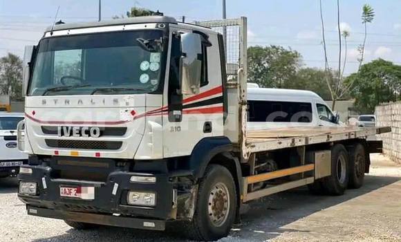 Acheter Occasion Utilitaire Iveco Cargo Blanc à Chipata, Zambie Acheter Occasion Utilitaire Iveco Cargo Blanc à Chipata, Zambie