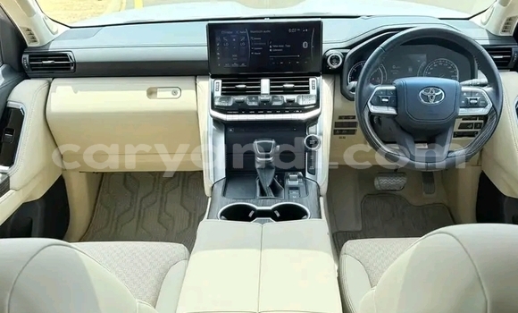 Buy Used Toyota Land Cruiser White Car in Kalomo in Southern Buy Used Toyota Land Cruiser White Car in Kalomo in Southern