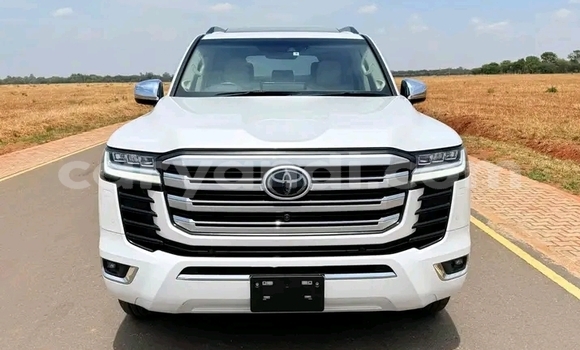 Buy Used Toyota Land Cruiser White Car in Kalomo in Southern Buy Used Toyota Land Cruiser White Car in Kalomo in Southern