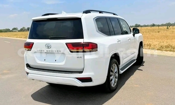 Buy Used Toyota Land Cruiser White Car in Kalomo in Southern Buy Used Toyota Land Cruiser White Car in Kalomo in Southern