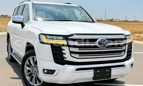 Buy Used Toyota Land Cruiser White Car in Kalomo in Southern Buy Used Toyota Land Cruiser White Car in Kalomo in Southern