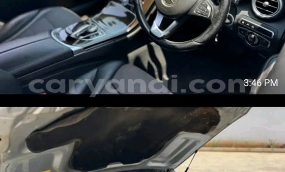 Nunua Ilio tumika Mercedes‒Benz 270D Nyeusi Gari ndani ya Kalulushi nchini Copperbelt Nunua Ilio tumika Mercedes‒Benz 270D Nyeusi Gari ndani ya Kalulushi nchini Copperbelt