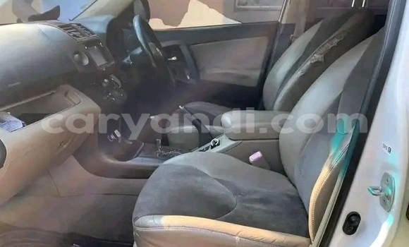 Buy Used Toyota Vanguard White Car in Kaoma in Western Buy Used Toyota Vanguard White Car in Kaoma in Western