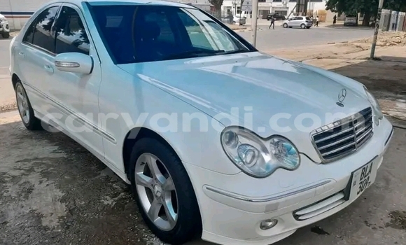 Nunua Ilio tumika Mercedes‒Benz E-klasse Nyeupe Gari ndani ya Kansanshi nchini Kaskazini-Magharibi Nunua Ilio tumika Mercedes‒Benz E-klasse Nyeupe Gari ndani ya Kansanshi nchini Kaskazini-Magharibi