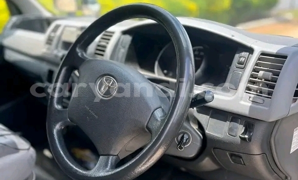 Buy Used Toyota Hiace White Car in Chinsali in Northern Buy Used Toyota Hiace White Car in Chinsali in Northern