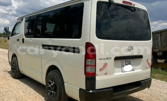 Buy Used Toyota Hiace White Car in Chinsali in Northern Buy Used Toyota Hiace White Car in Chinsali in Northern