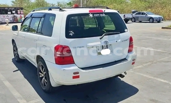 Nunua Ilio tumika Toyota Kluger Nyeupe Gari ndani ya Chama nchini Kusini