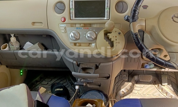 Buy Used Toyota Sienta Green Car in Solwezi in North-Western Buy Used Toyota Sienta Green Car in Solwezi in North-Western