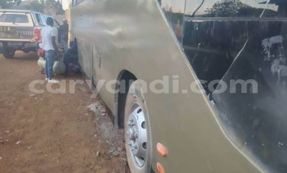 Tenga Tsaru Toyota Hilux Surf Zvimwe Mota in Lusaka in Zambia Tenga Tsaru Toyota Hilux Surf Zvimwe Mota in Lusaka in Zambia