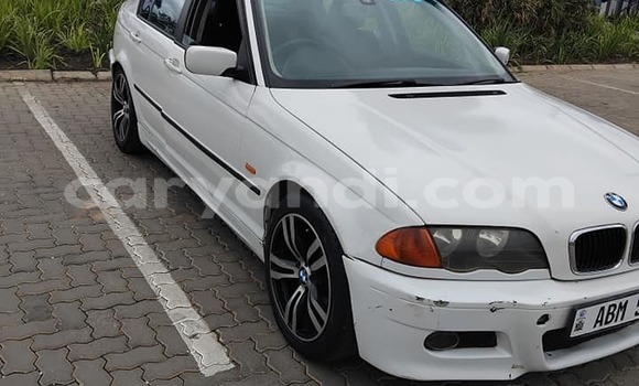 Acheter Occasion Voiture BMW 3200 Blanc à Lusaka, Zambie Acheter Occasion Voiture BMW 3200 Blanc à Lusaka, Zambie