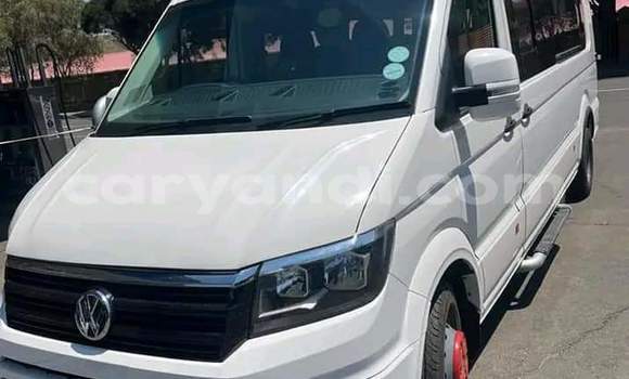 Buy Used Volkswagen Quantum White Car in Lusaka in Zambia