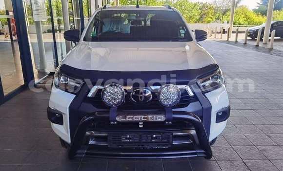 Buy Used Toyota Hilux White Car in Lusaka in Zambia