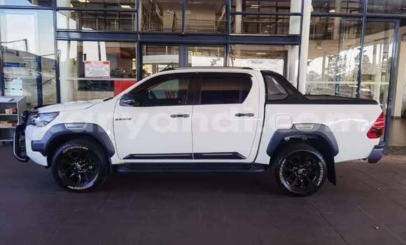 Buy Used Toyota Hilux White Car in Lusaka in Zambia Buy Used Toyota Hilux White Car in Lusaka in Zambia