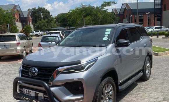 Tenga Tsaru Toyota Fortuner Zvimwe Mota in Lusaka in Zambia
