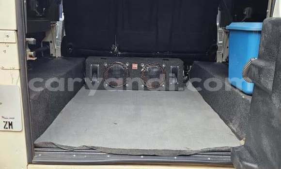 Acheter Occasion Voiture Land Rover Defender Blanc à Chinsali, Nord Acheter Occasion Voiture Land Rover Defender Blanc à Chinsali, Nord