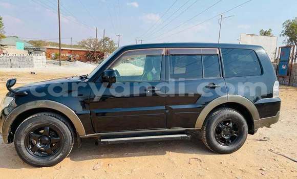 Acheter Occasion Voiture Mitsubishi Pajero Noir à Lusaka, Zambie Acheter Occasion Voiture Mitsubishi Pajero Noir à Lusaka, Zambie