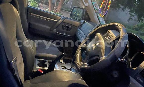Acheter Occasion Voiture Mitsubishi Pajero Noir à Lusaka, Zambie Acheter Occasion Voiture Mitsubishi Pajero Noir à Lusaka, Zambie