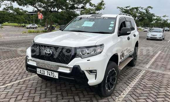 Acheter Occasion Voiture Toyota Land Cruiser Prado Blanc à Lusaka, Zambie