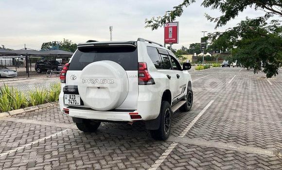 Acheter Occasion Voiture Toyota Land Cruiser Prado Blanc à Lusaka, Zambie Acheter Occasion Voiture Toyota Land Cruiser Prado Blanc à Lusaka, Zambie